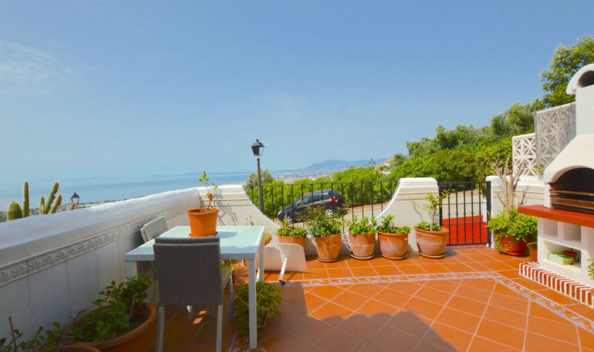 Resale - House -
Altos de los Monteros