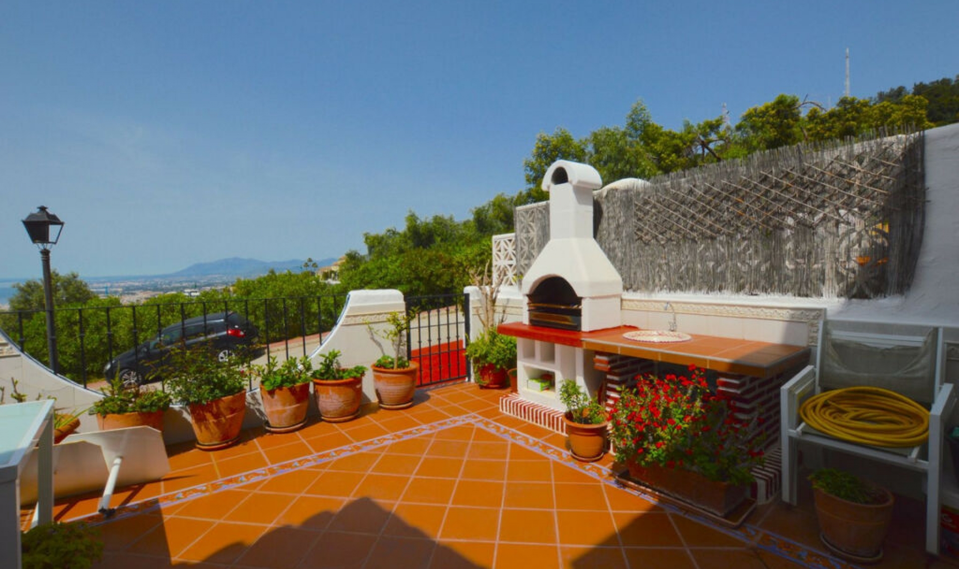 Resale - House -
Altos de los Monteros
