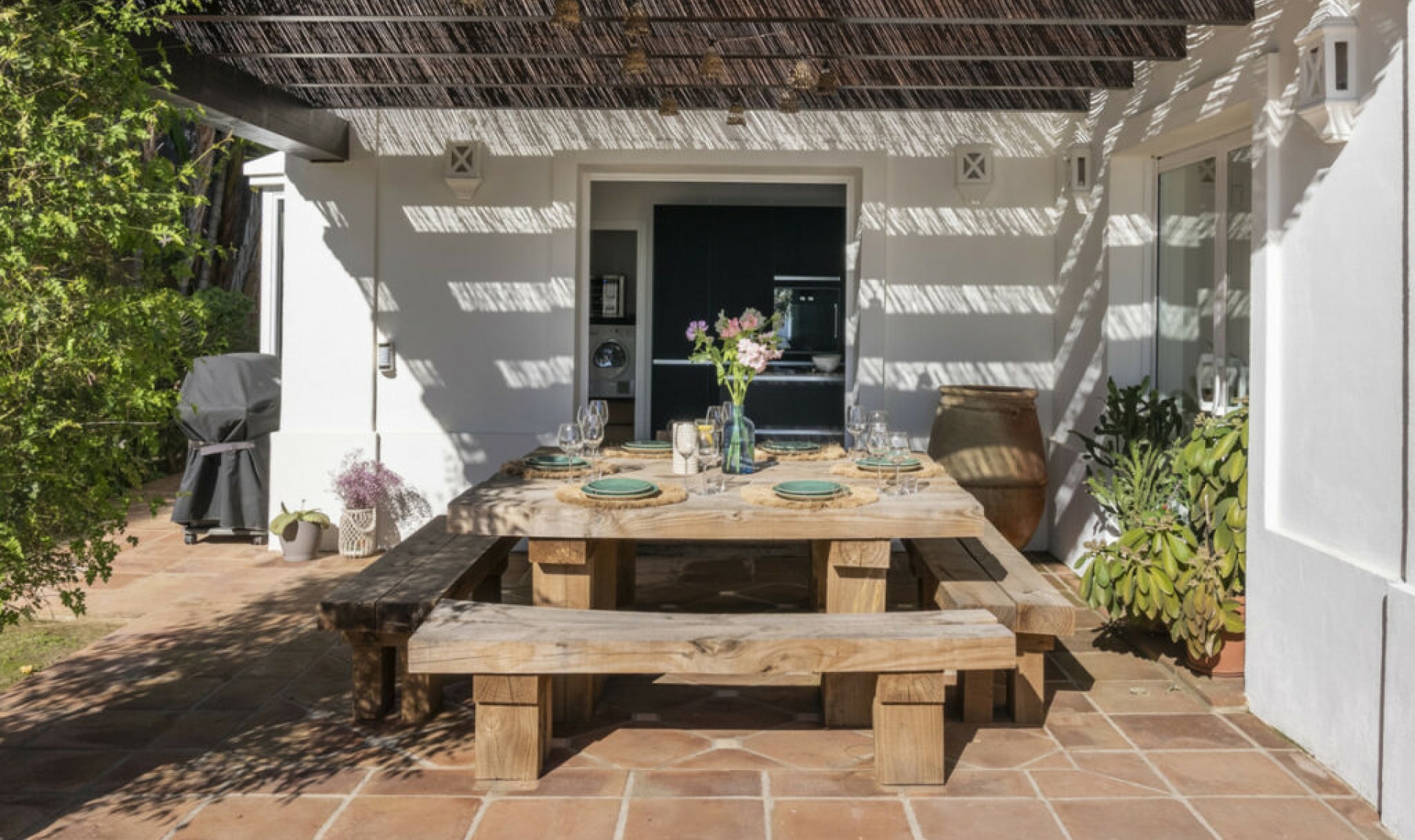 Resale - House -
Altos de los Monteros