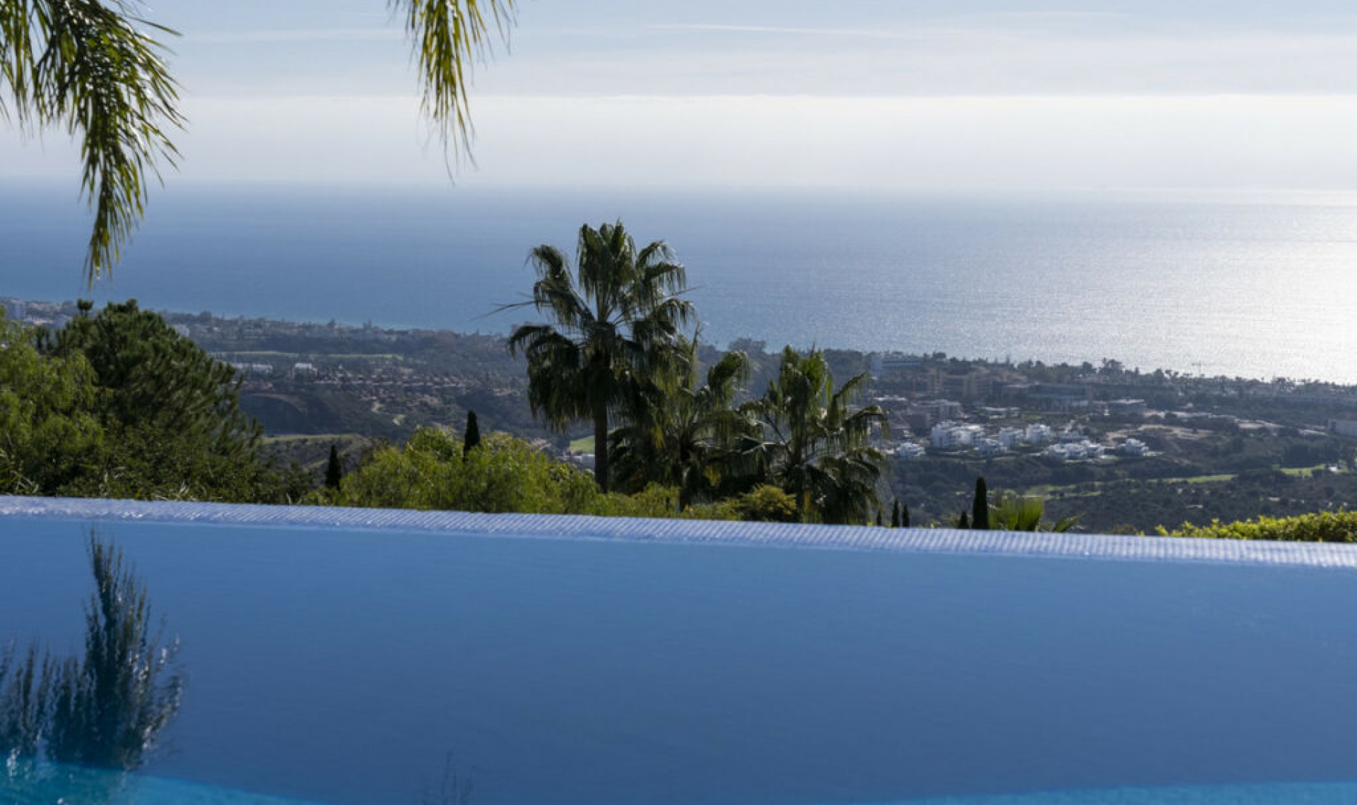 Resale - House -
Altos de los Monteros