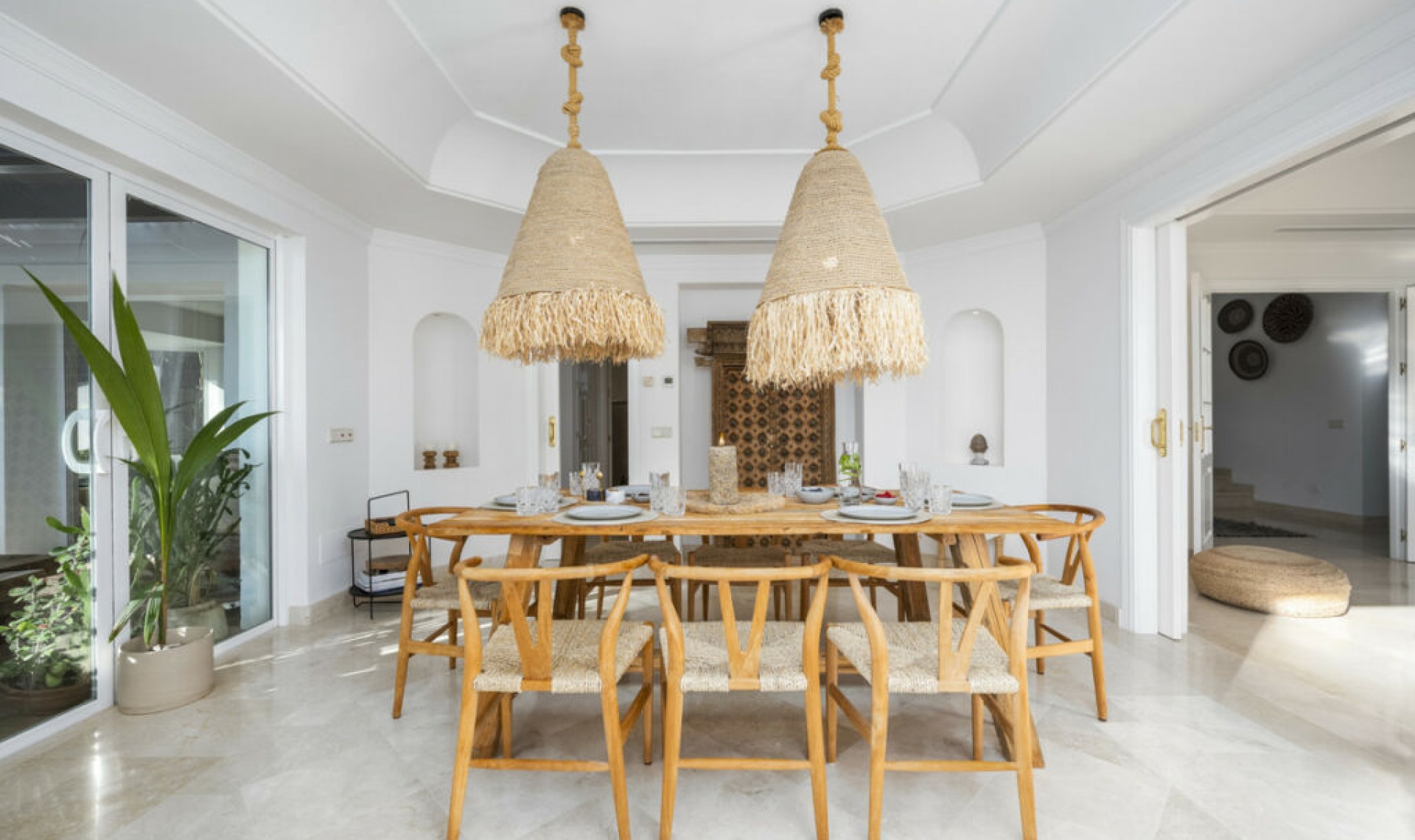Resale - House -
Altos de los Monteros