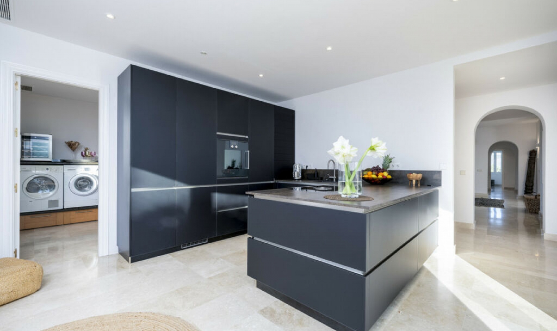 Resale - House -
Altos de los Monteros