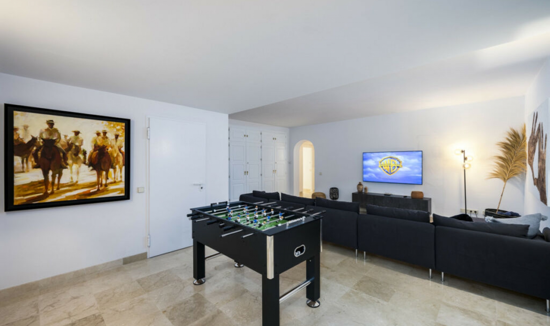 Resale - House -
Altos de los Monteros