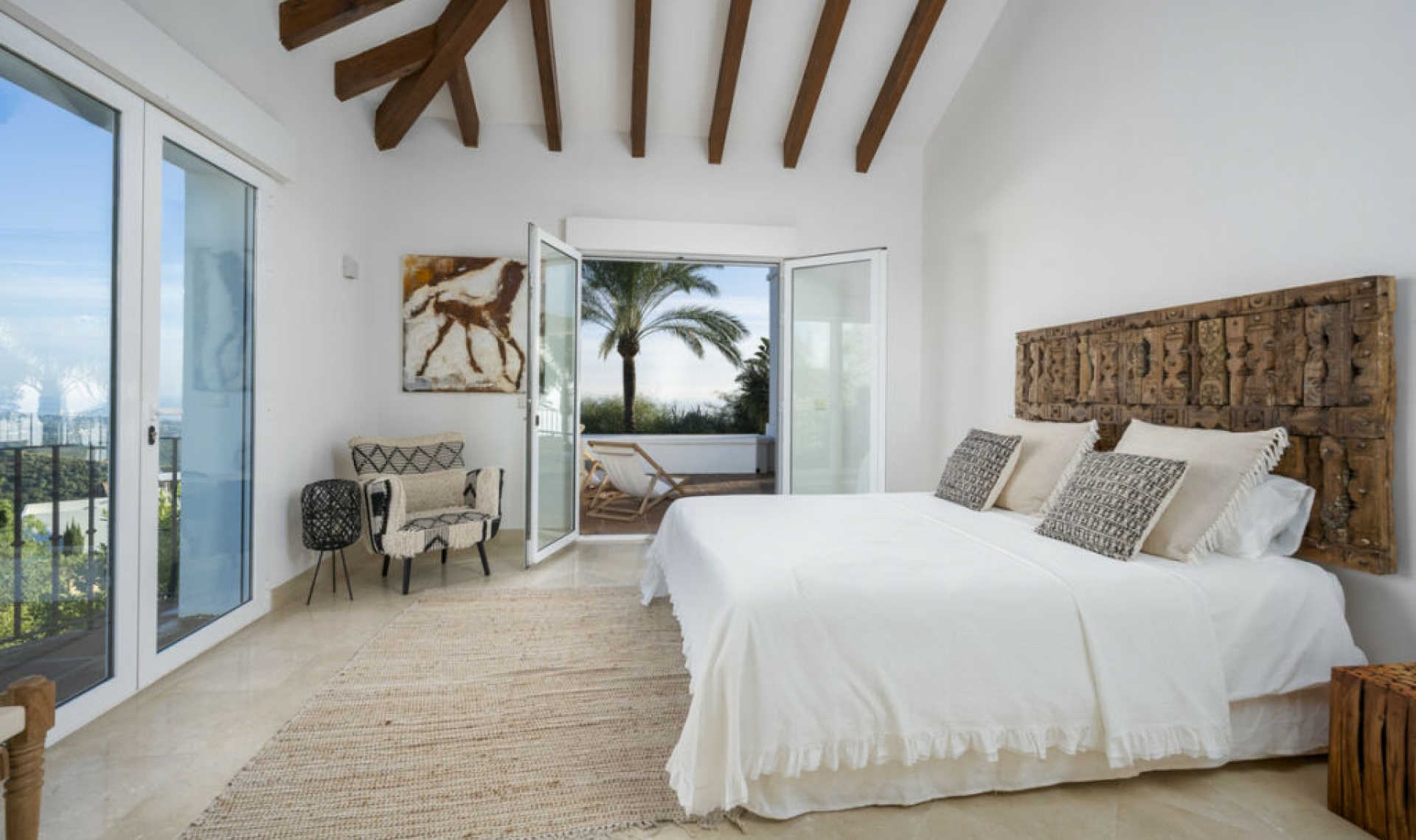 Resale - House -
Altos de los Monteros