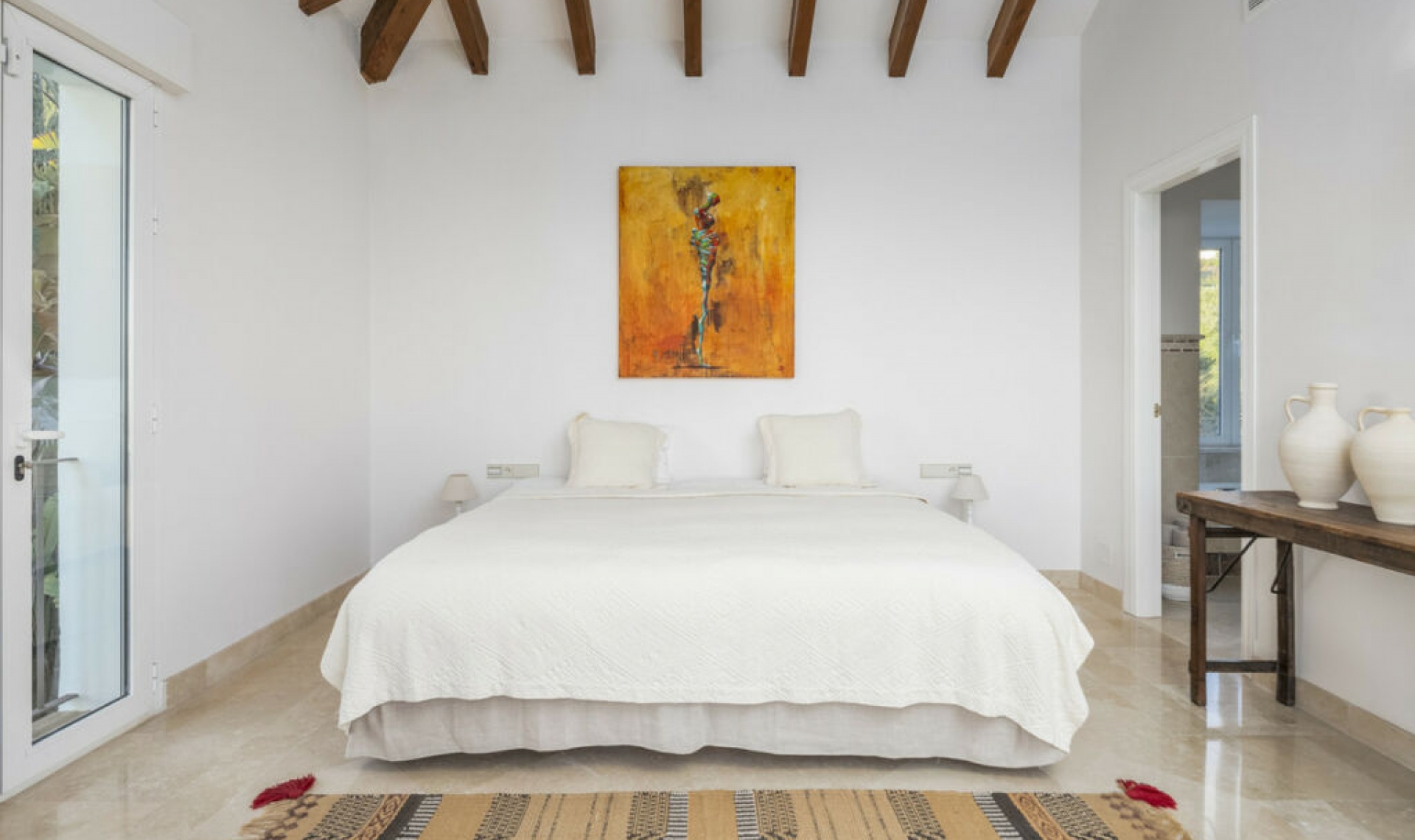 Resale - House -
Altos de los Monteros