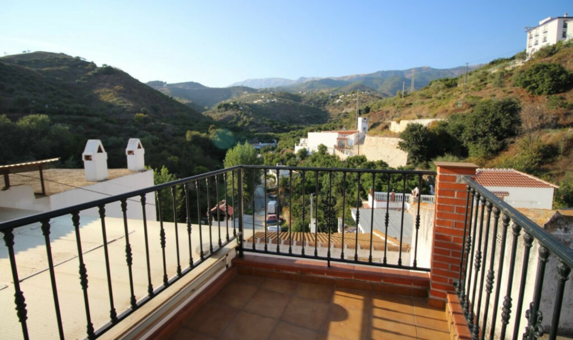 Resale - House -
Árchez