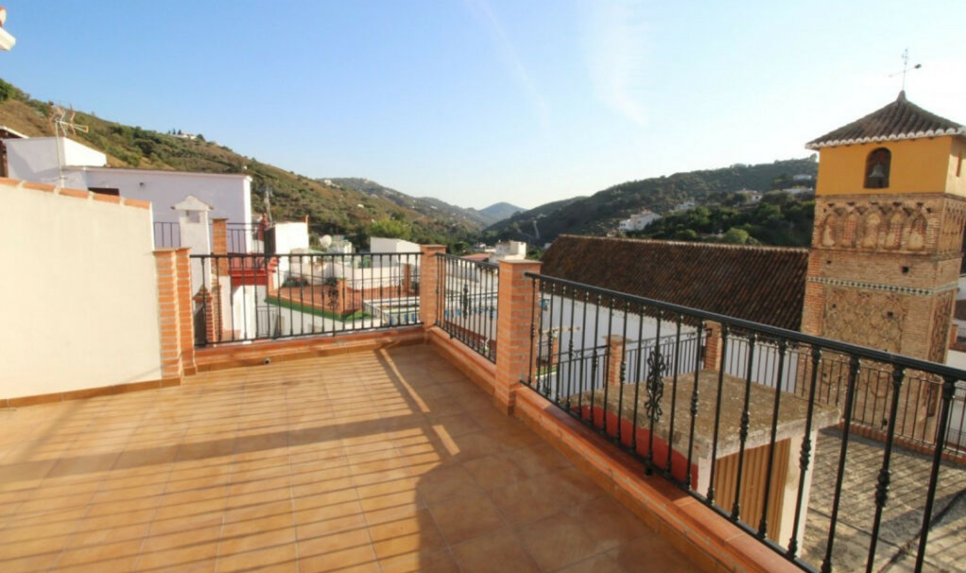 Resale - House -
Árchez