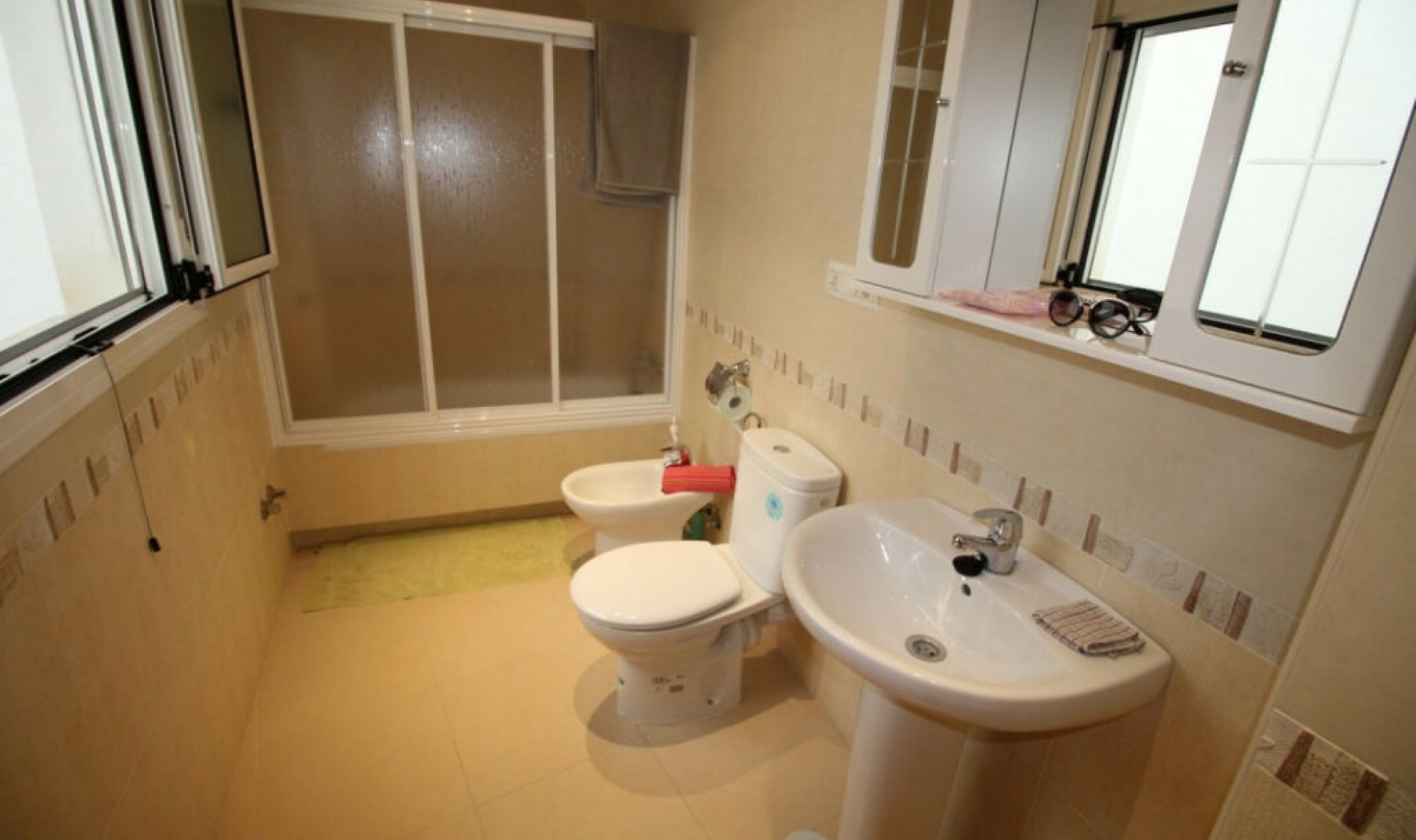 Resale - House -
Árchez