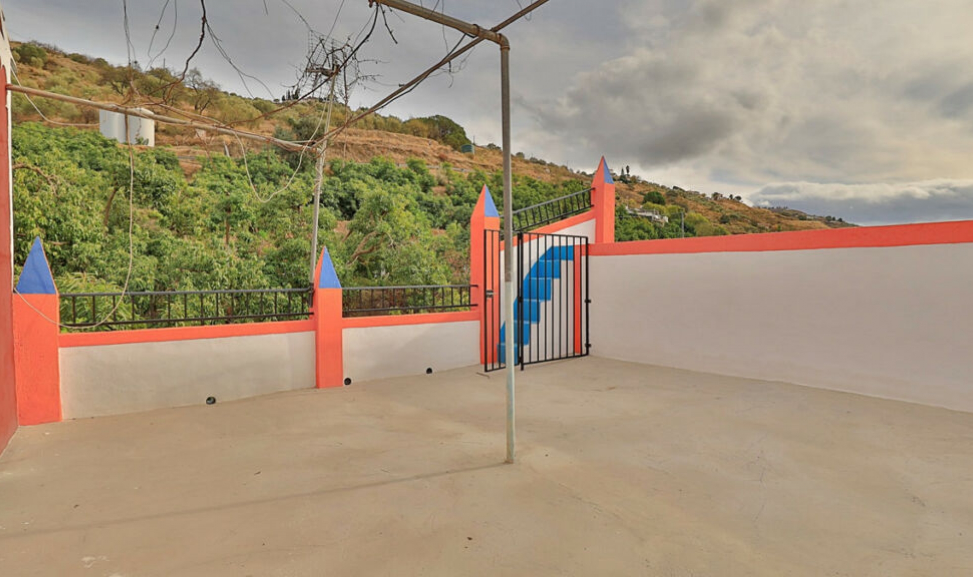 Resale - House -
Árchez