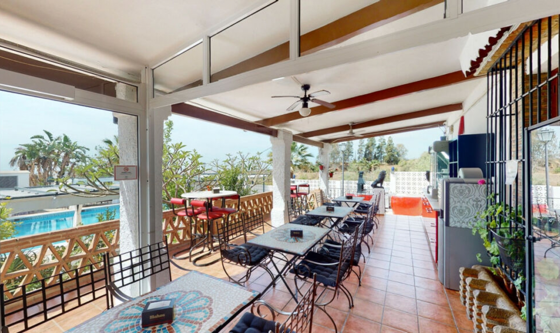 Resale - House -
Arenas