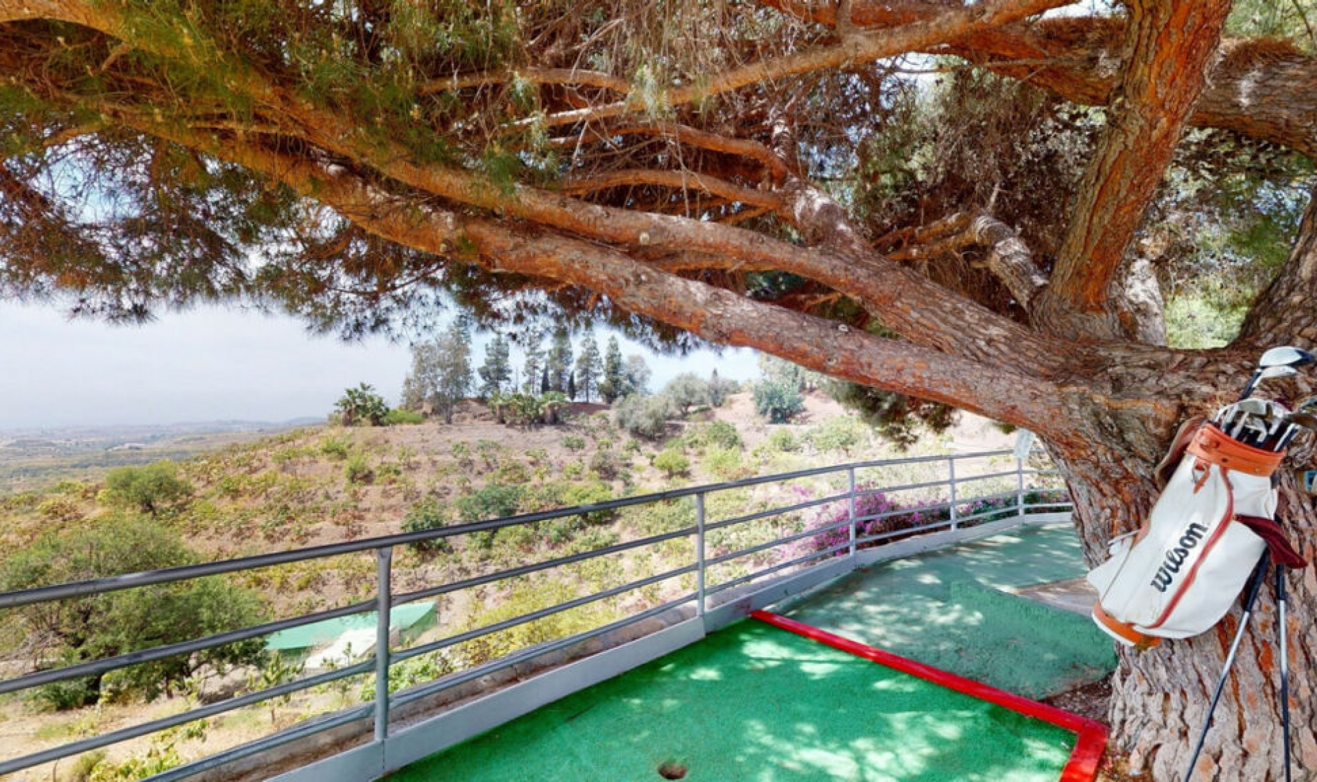 Resale - House -
Arenas