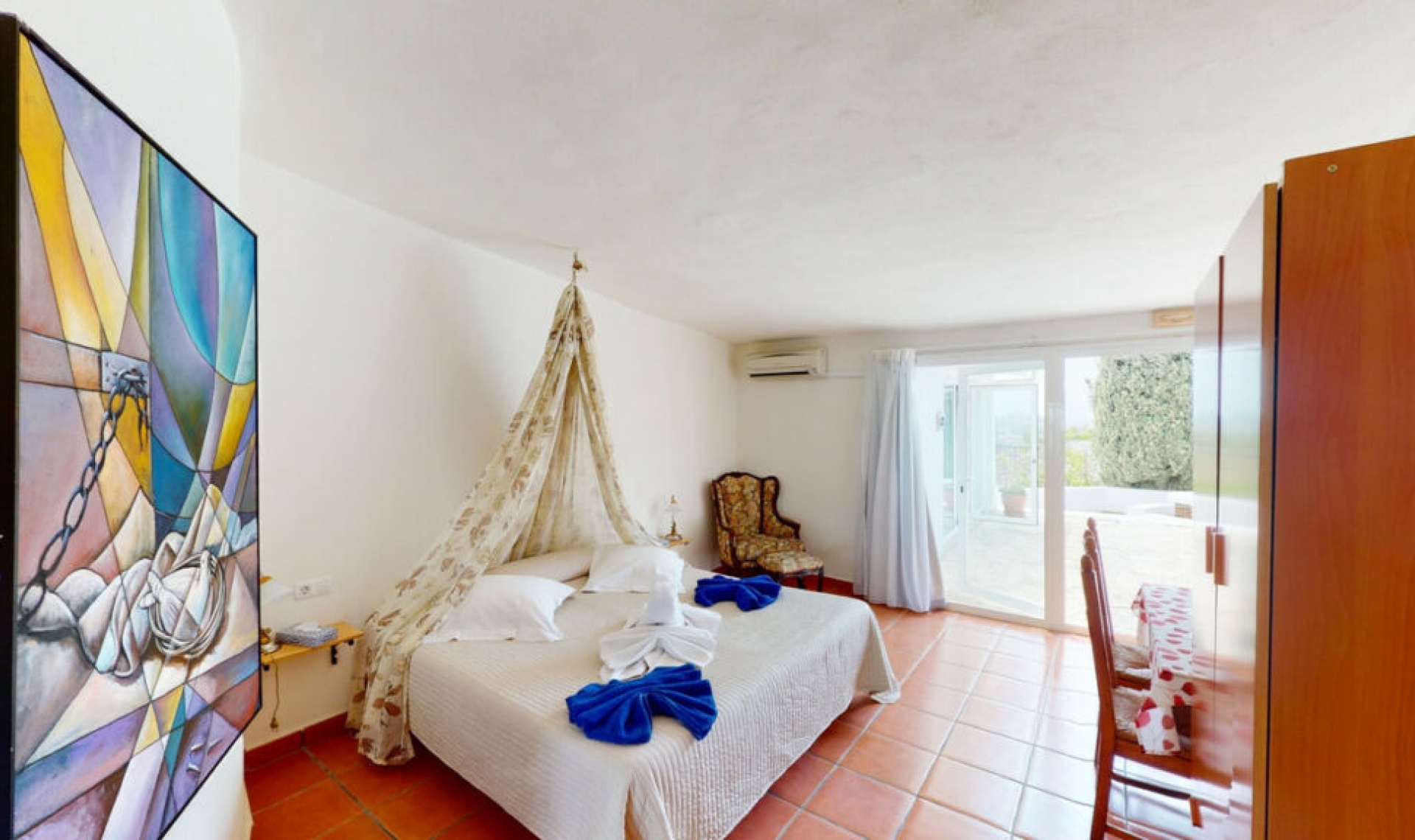 Resale - House -
Arenas