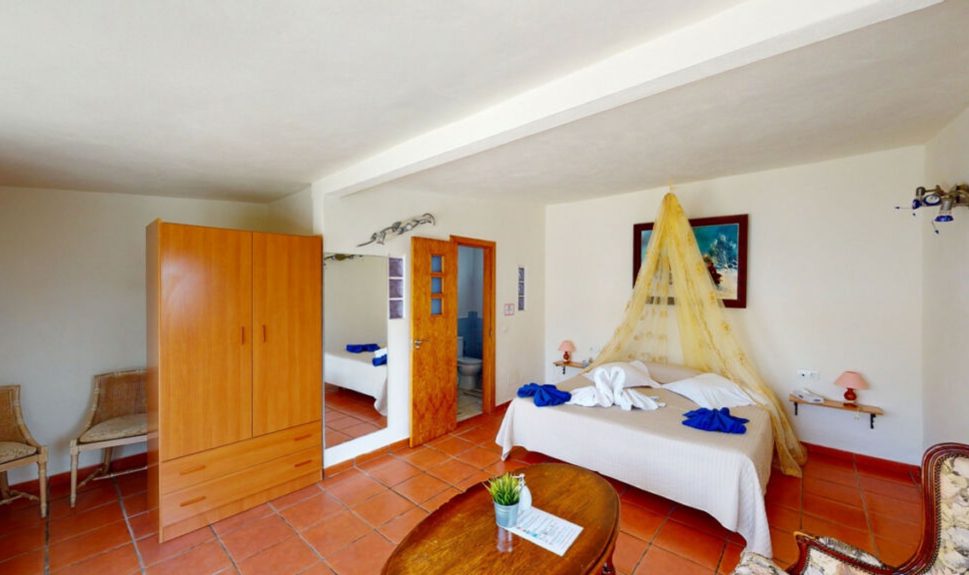 Resale - House -
Arenas