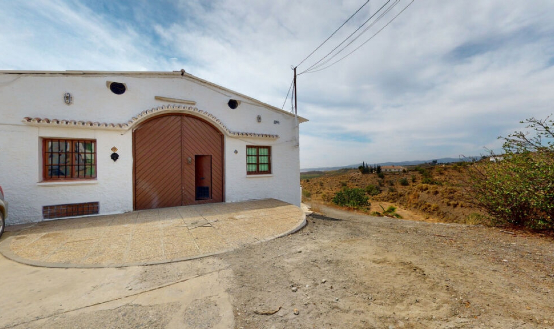 Resale - House -
Arenas