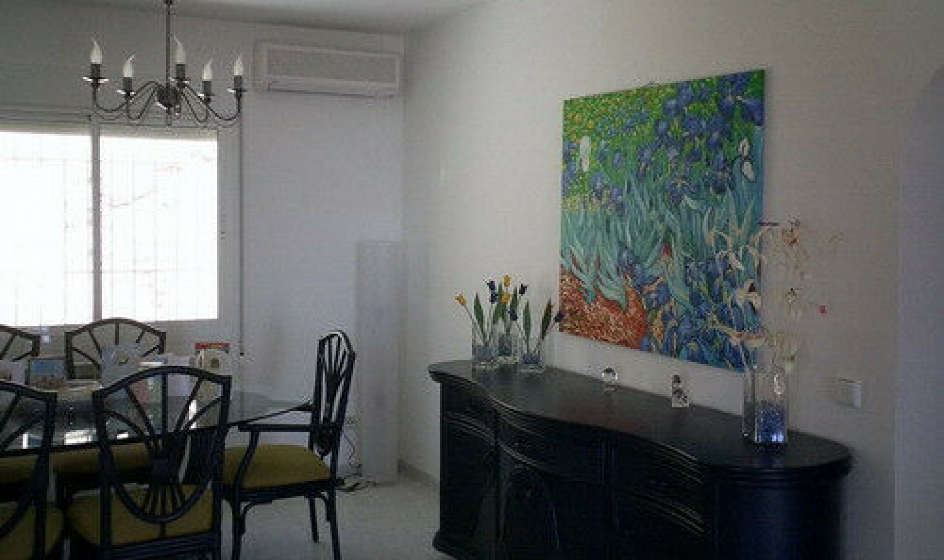 Resale - House -
Arenas