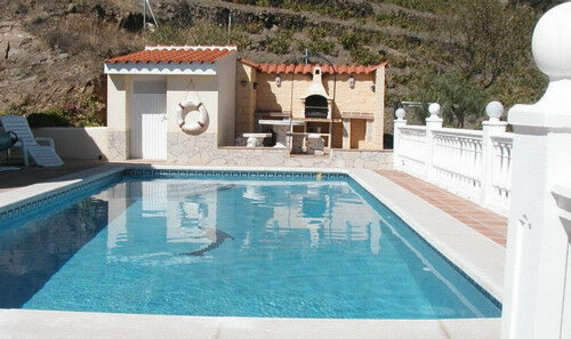 Resale - House -
Arenas