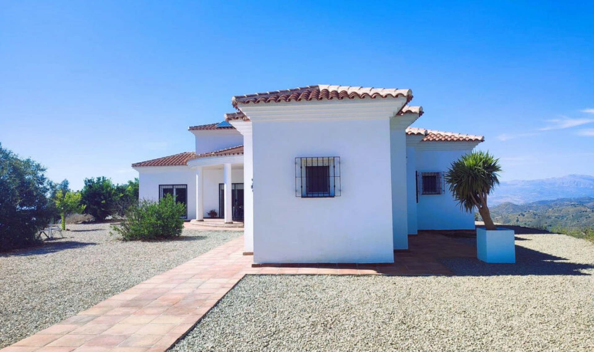 Resale - House -
Arenas