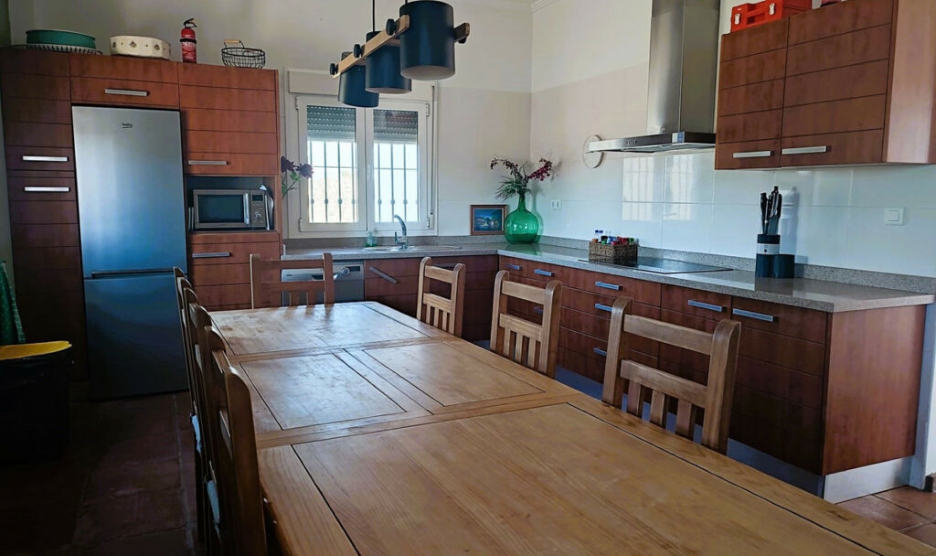 Resale - House -
Arenas