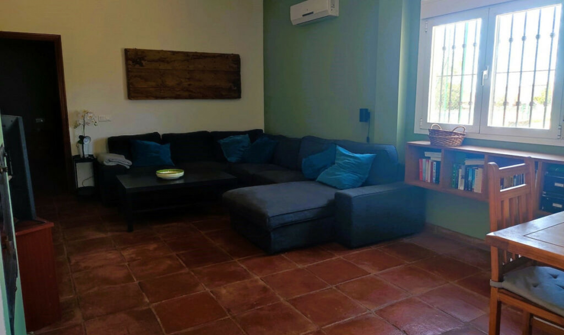 Resale - House -
Arenas