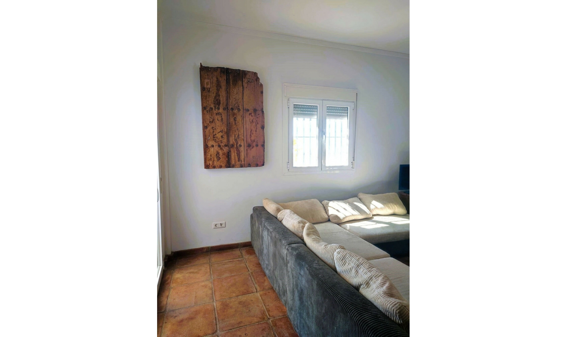 Resale - House -
Arenas
