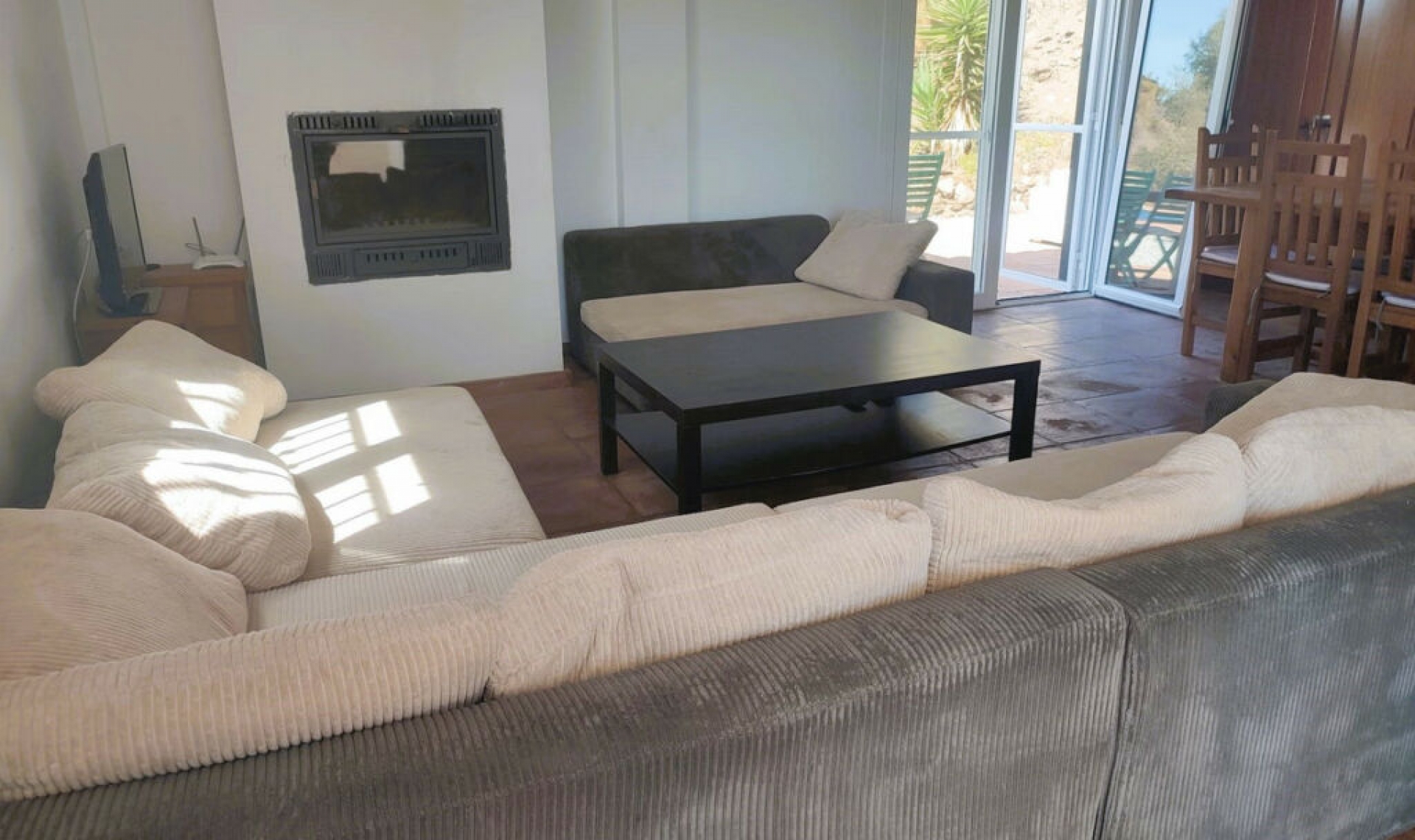Resale - House -
Arenas