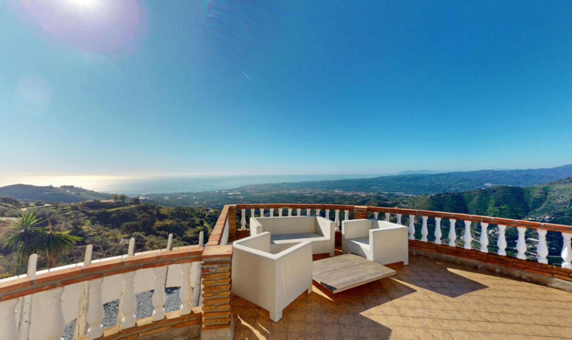 Resale - House -
Arenas