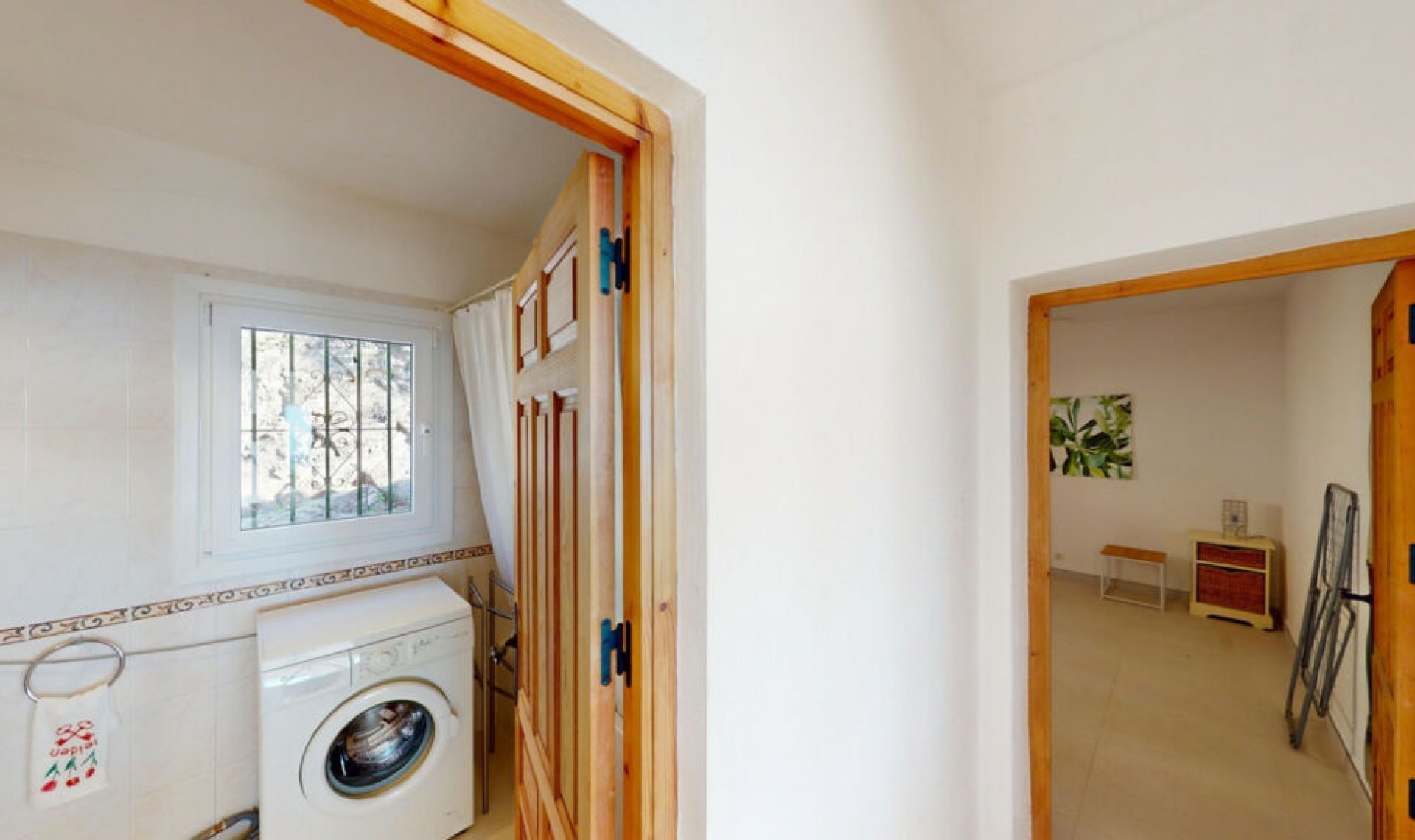 Resale - House -
Arenas