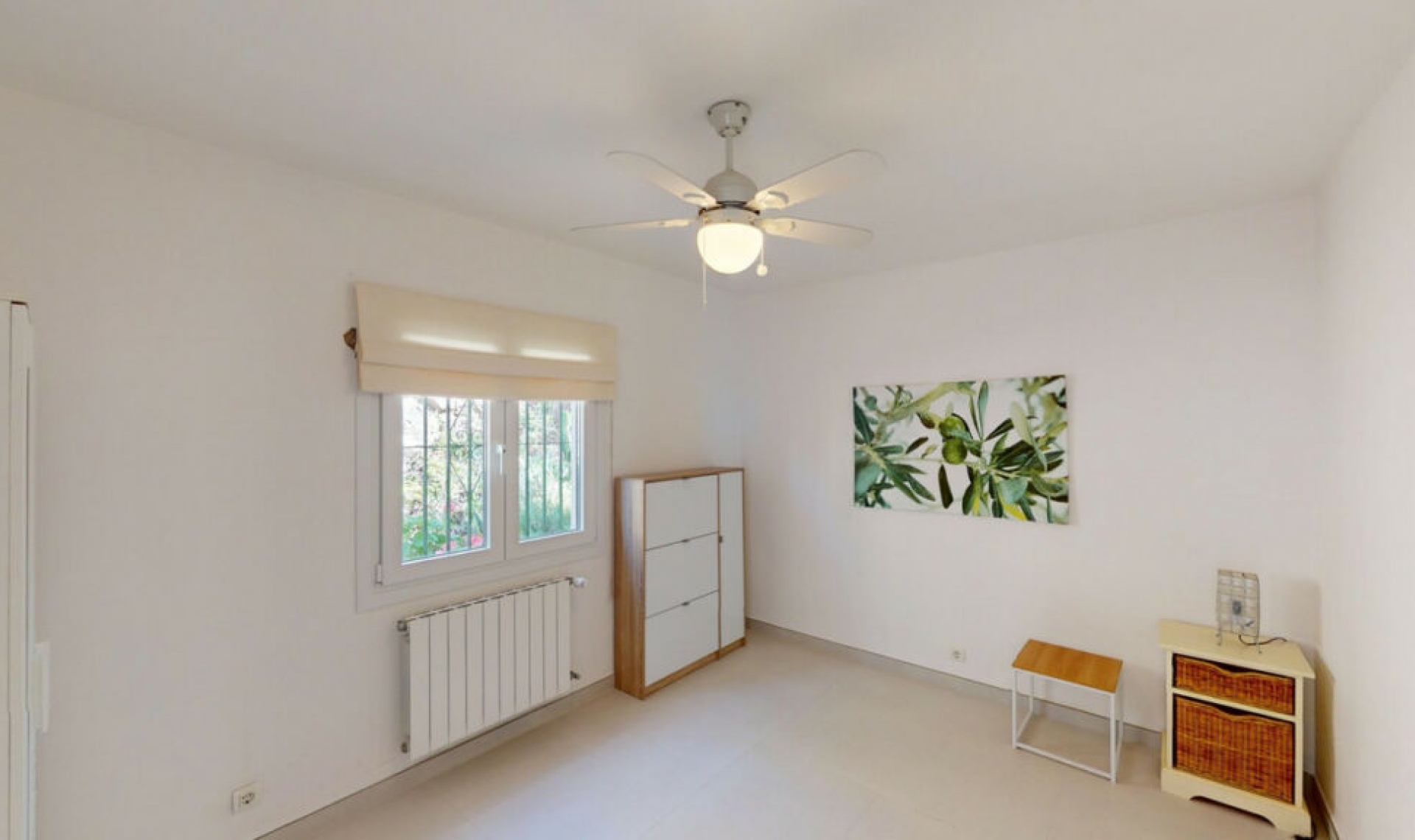 Resale - House -
Arenas
