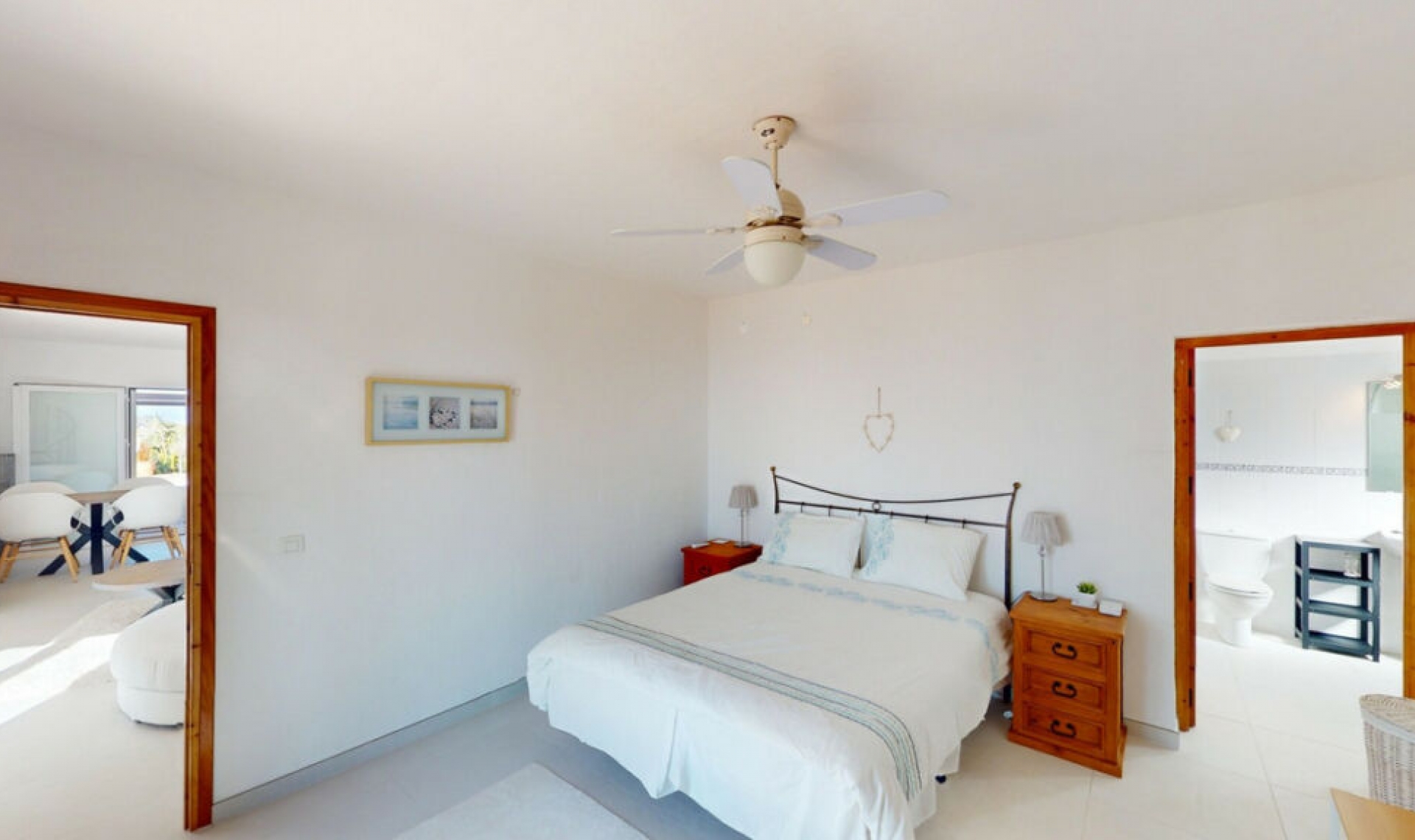 Resale - House -
Arenas