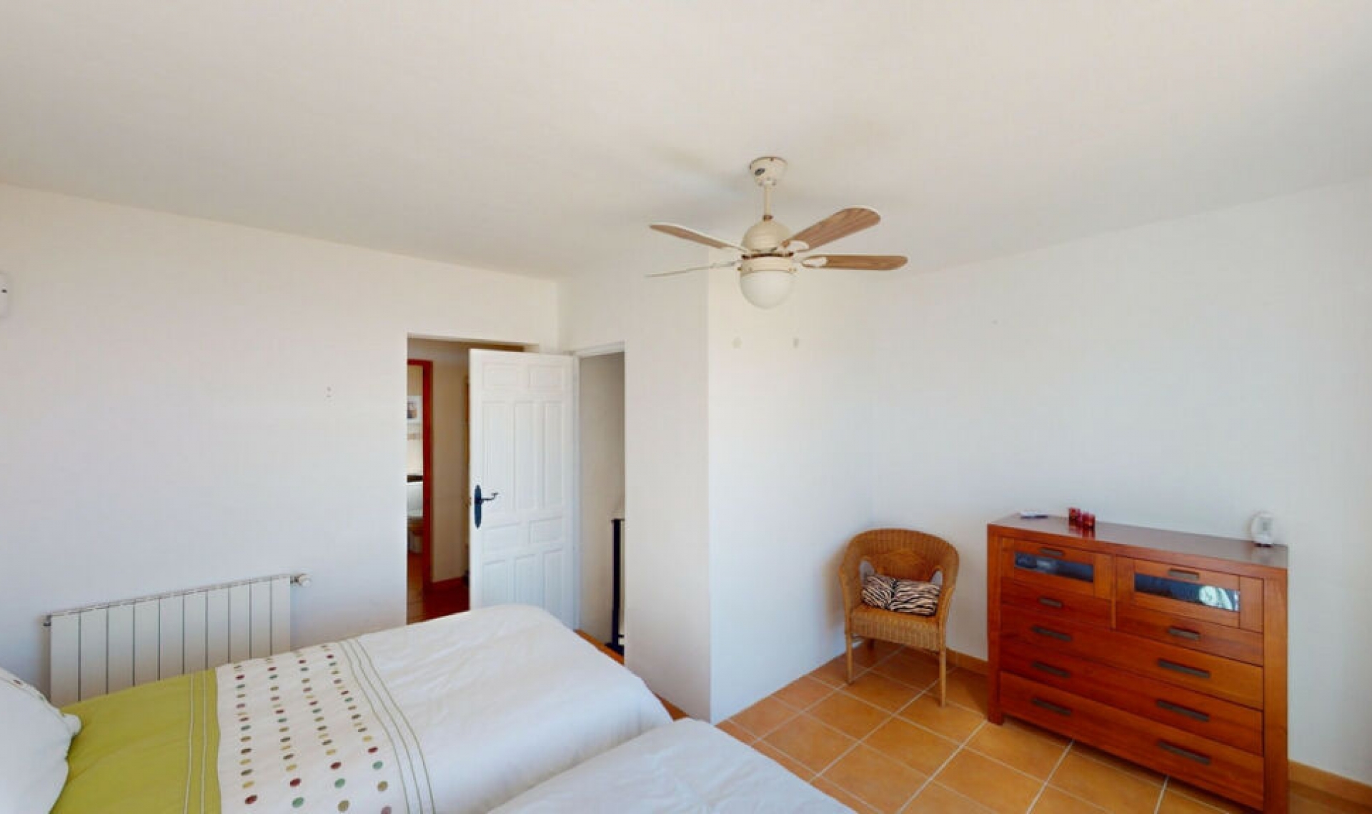 Resale - House -
Arenas
