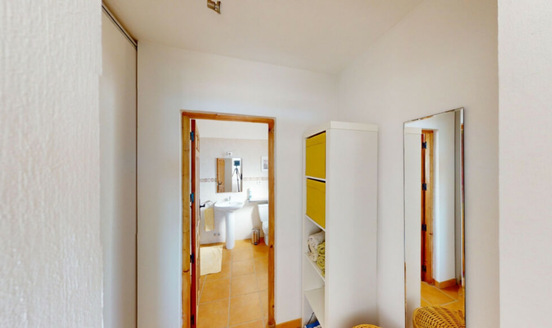 Resale - House -
Arenas