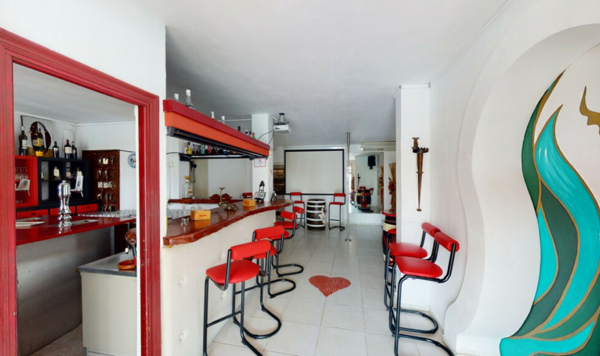 Resale - House -
Arenas