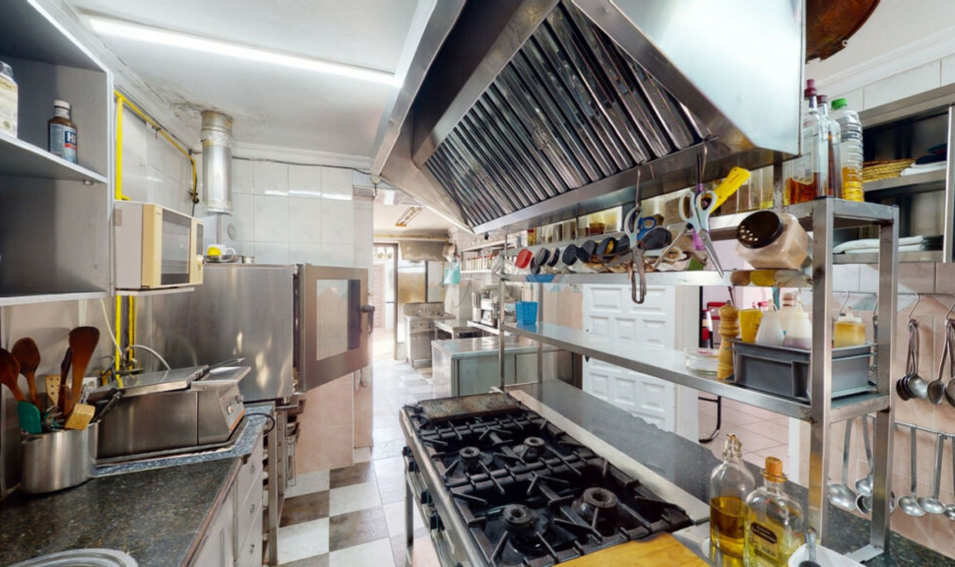 Resale - House -
Arenas