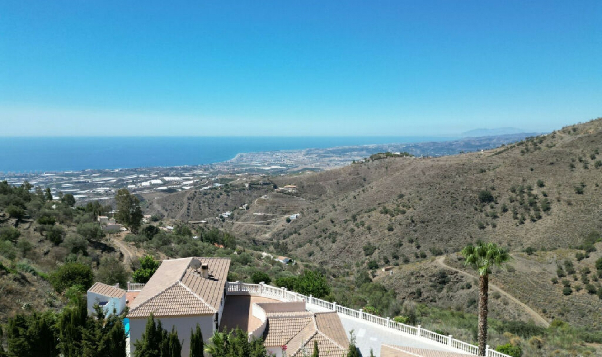 Resale - House -
Arenas