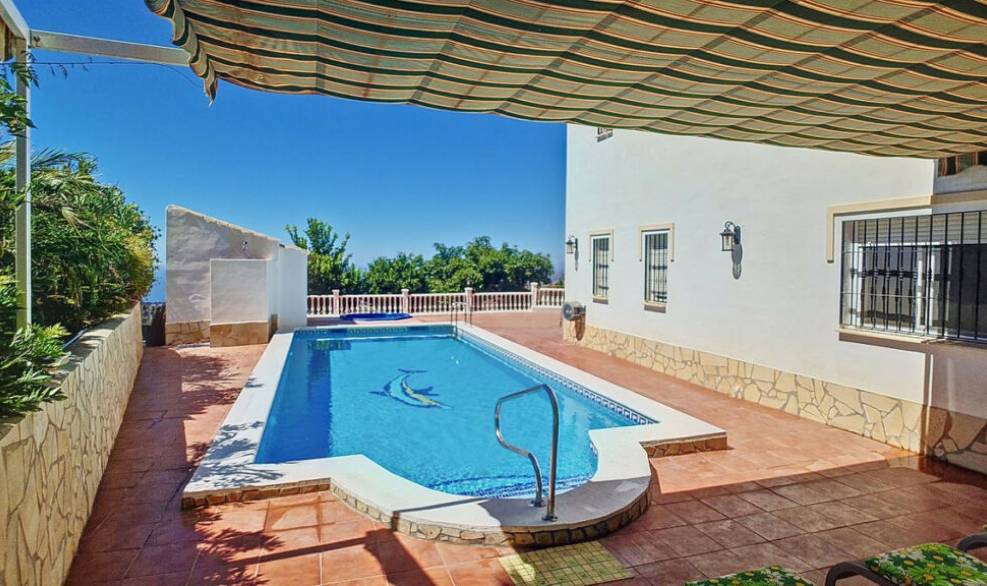 Resale - House -
Arenas