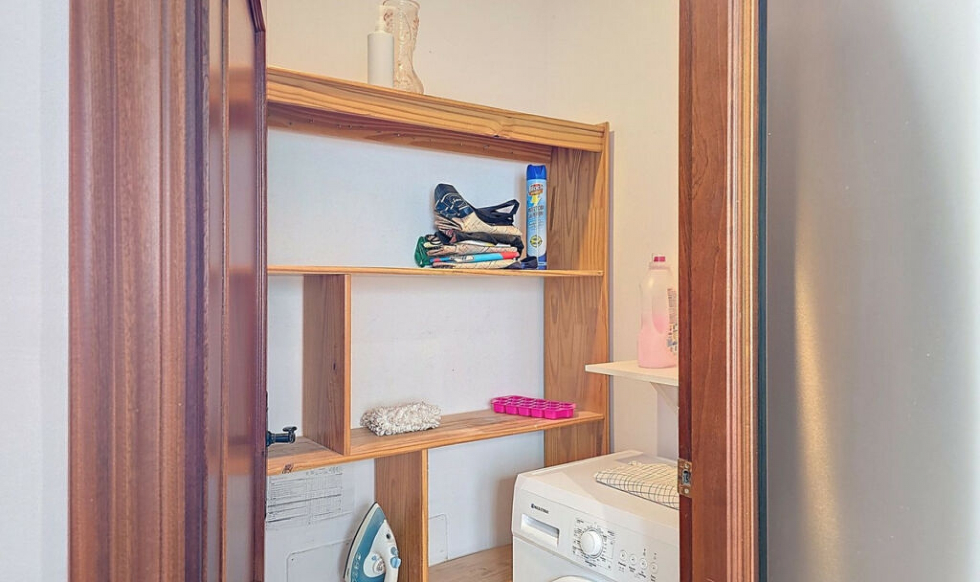 Resale - House -
Arenas