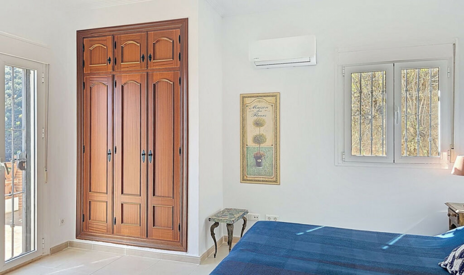 Resale - House -
Arenas