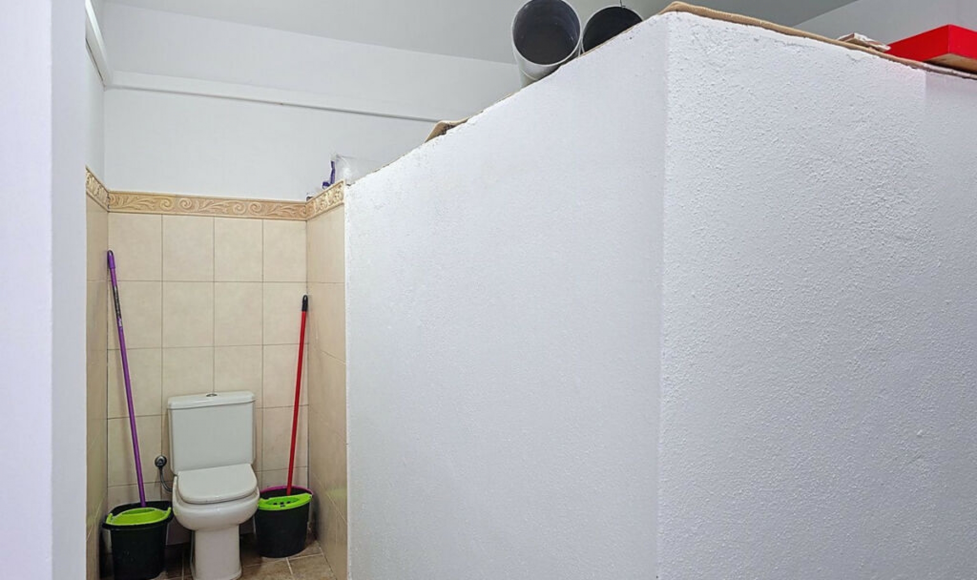 Resale - House -
Arenas