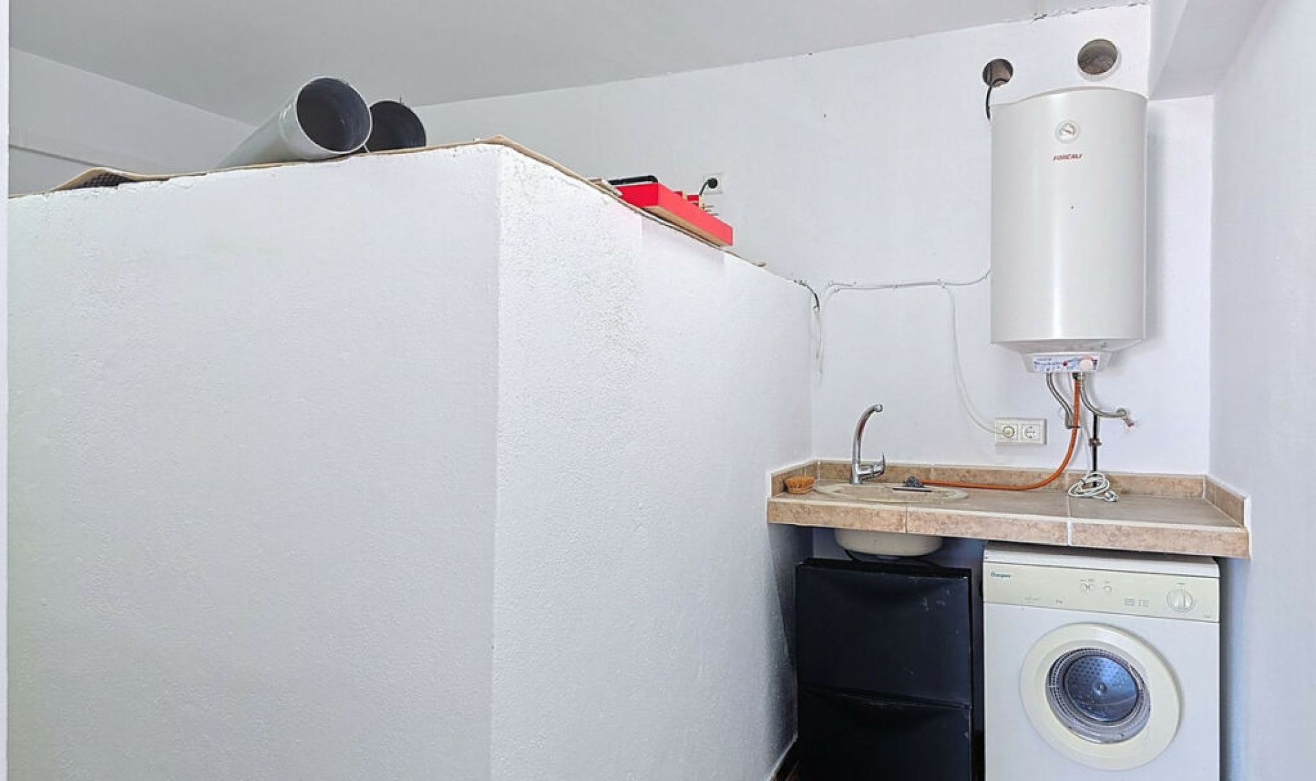 Resale - House -
Arenas