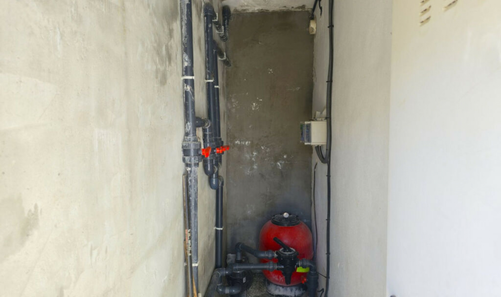 Resale - House -
Arenas