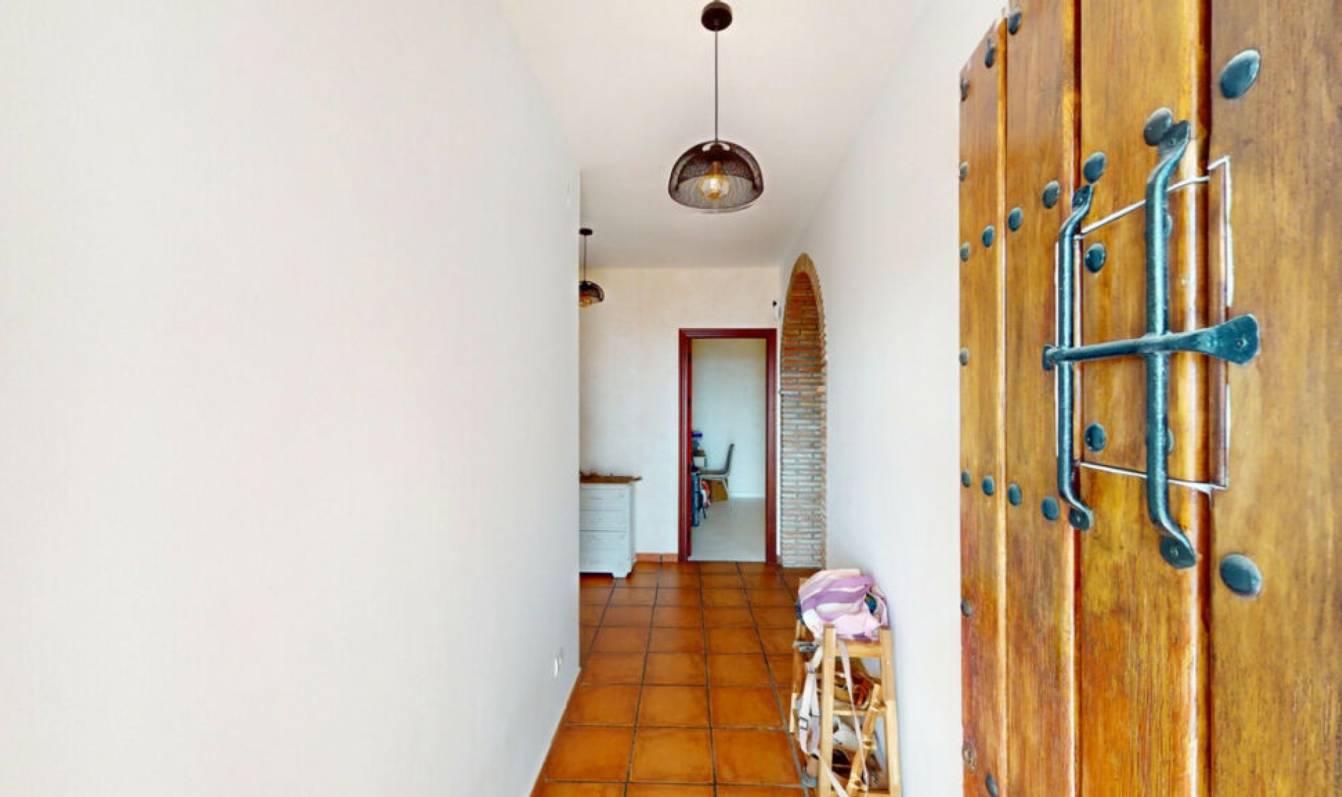 Resale - House -
Arenas