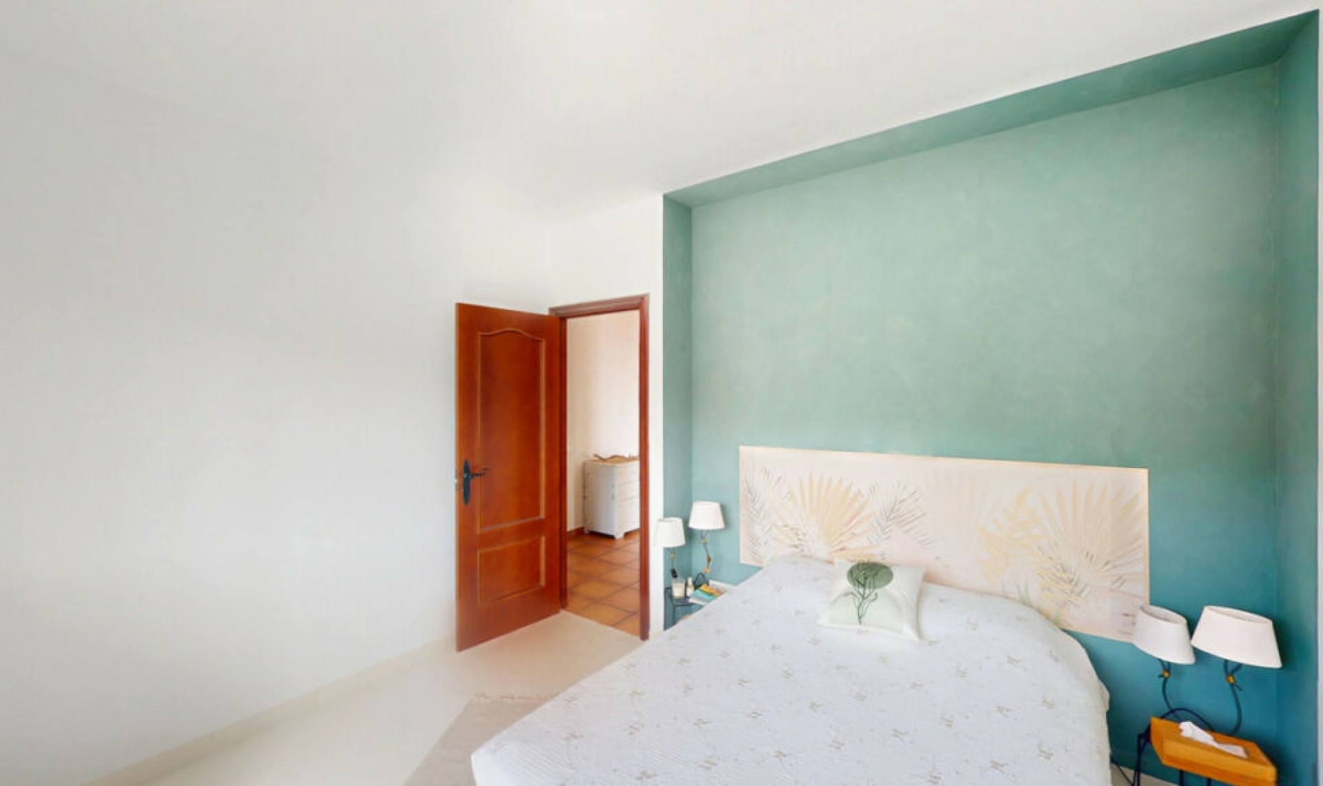 Resale - House -
Arenas