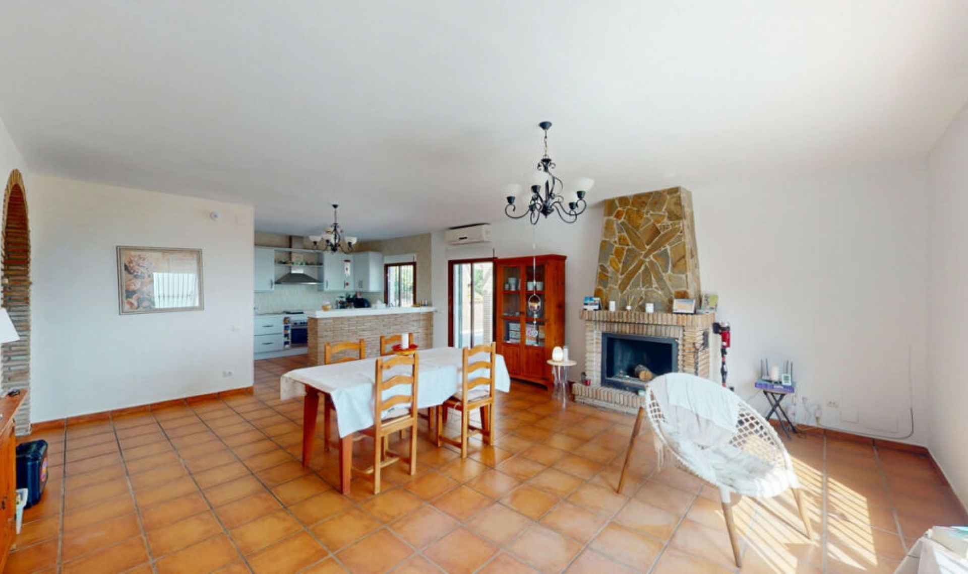 Resale - House -
Arenas