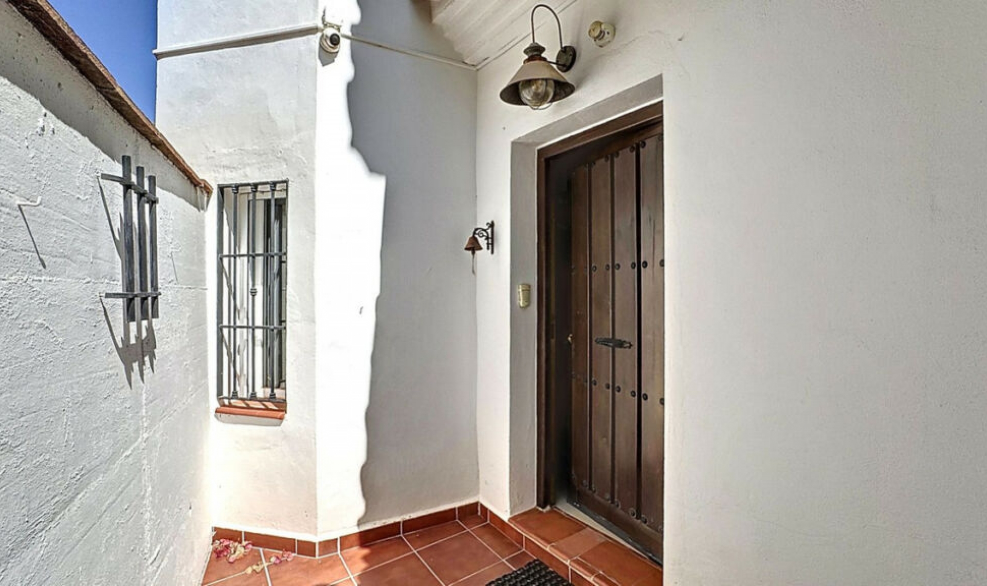 Resale - House -
Arenas