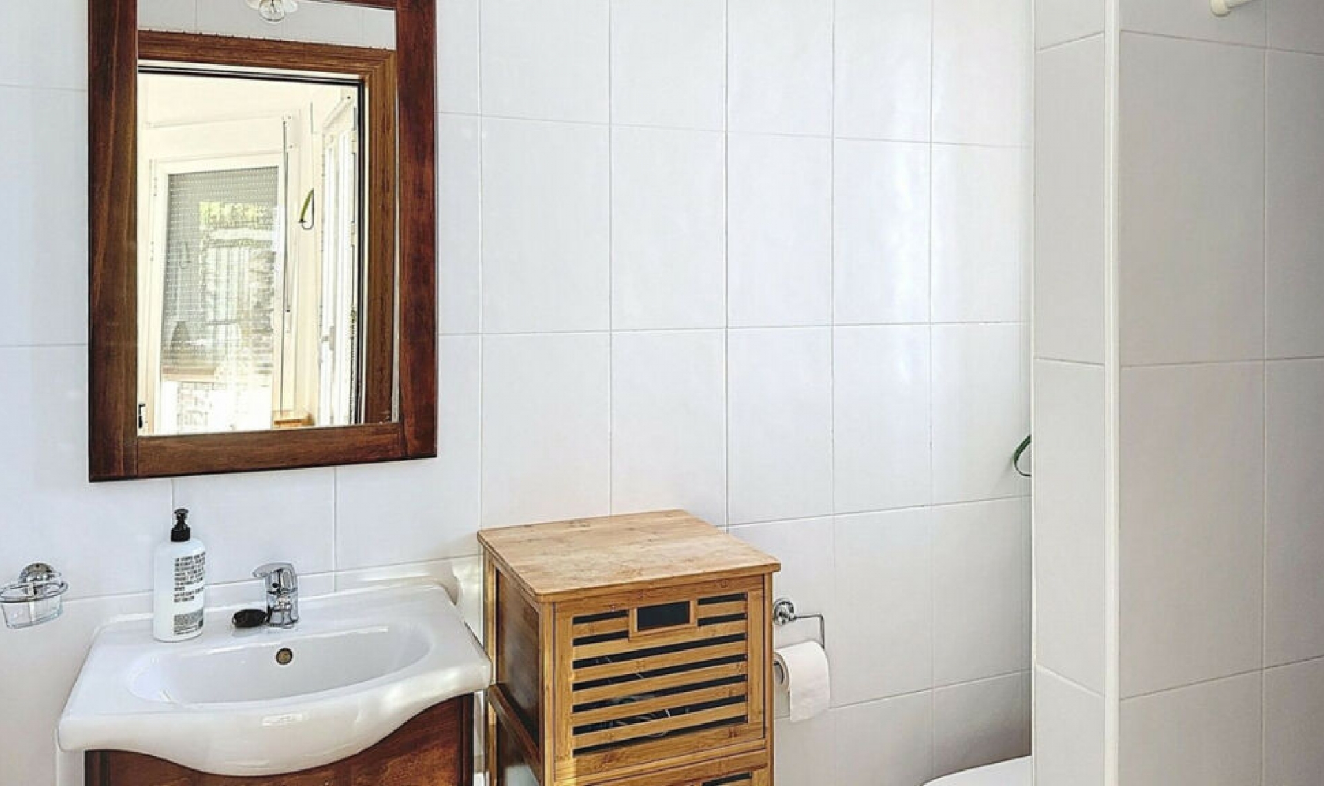 Resale - House -
Arenas