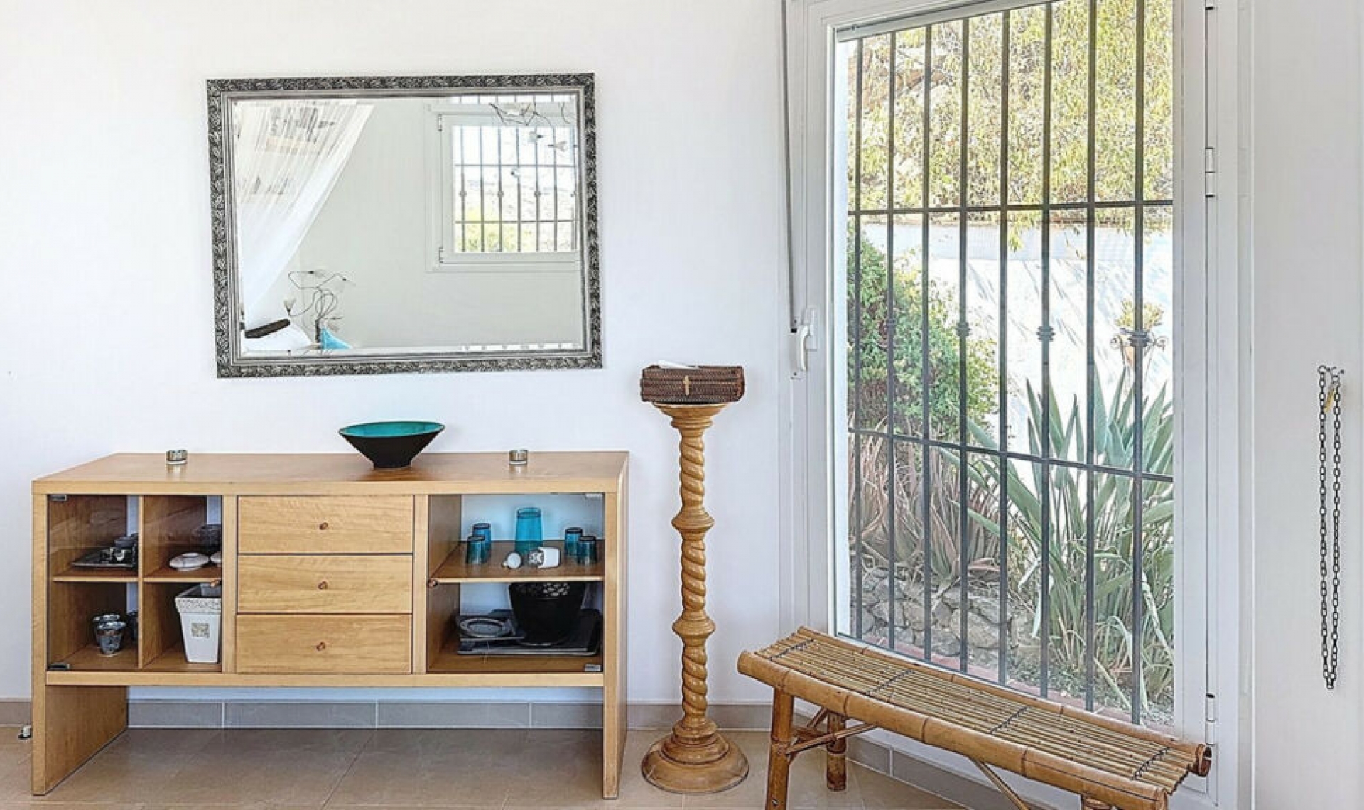 Resale - House -
Arenas