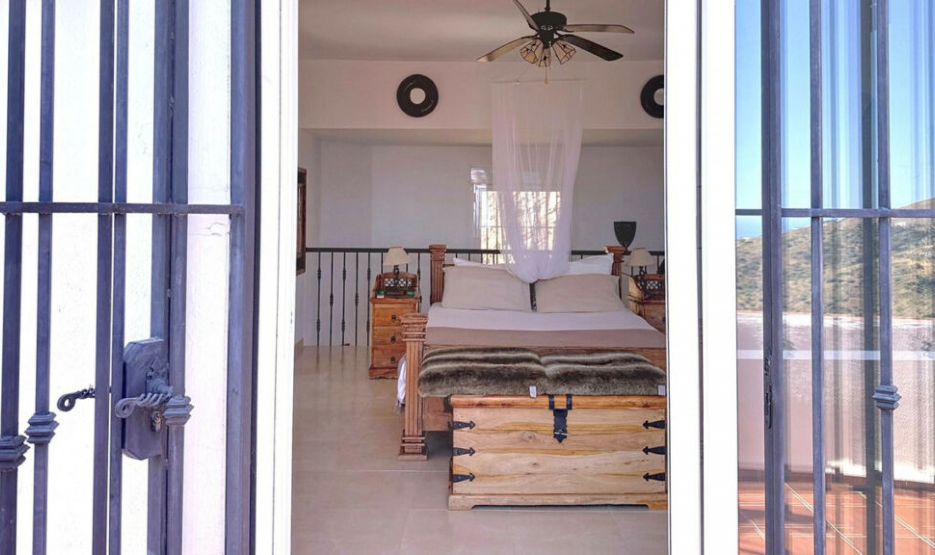 Resale - House -
Arenas