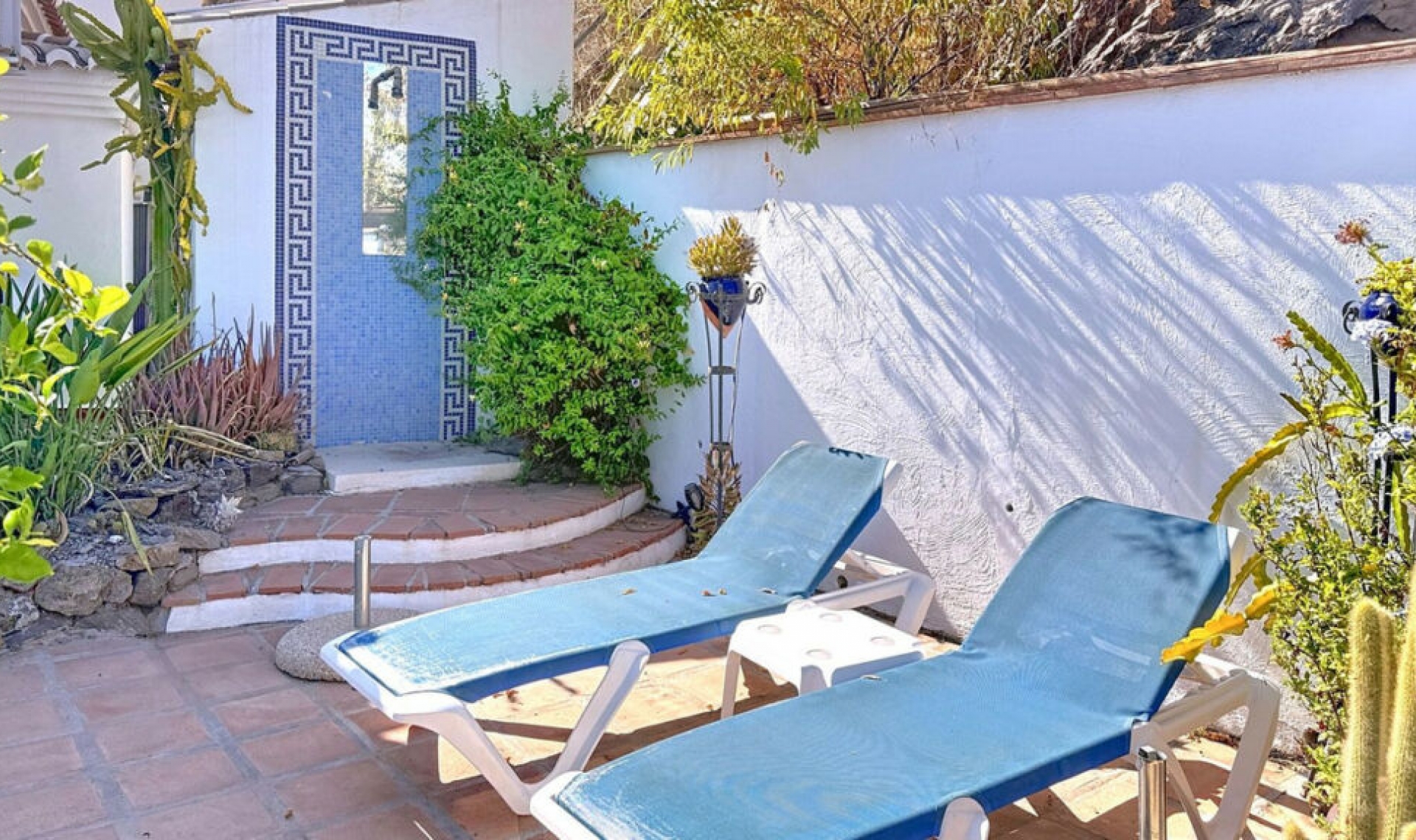 Resale - House -
Arenas