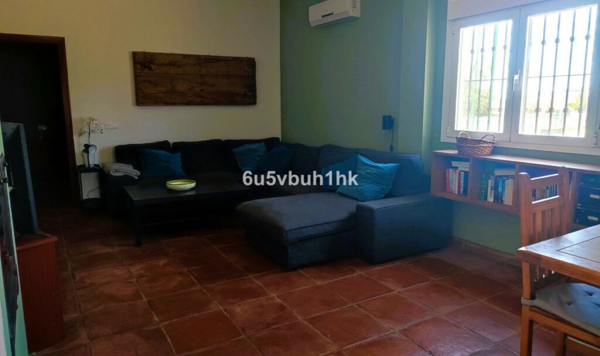 Resale - House -
Arenas