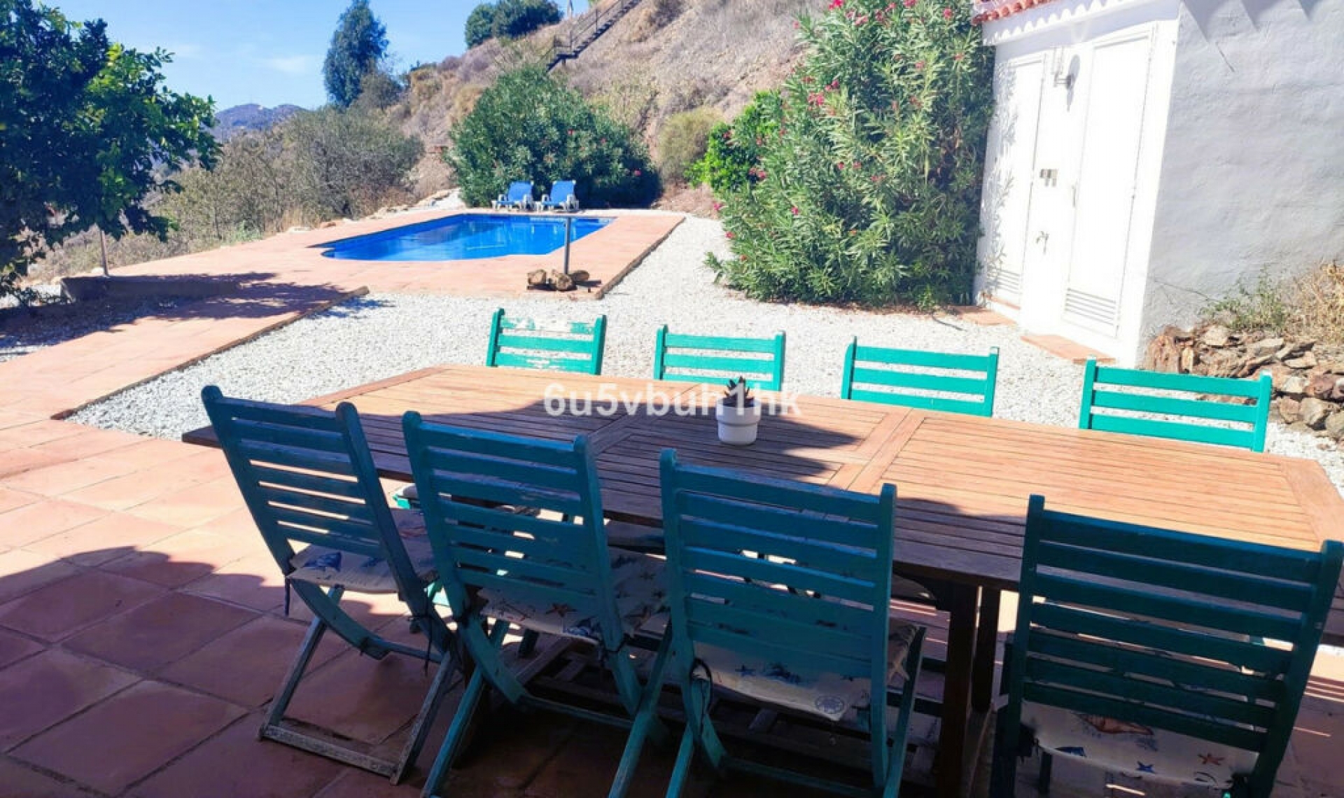 Resale - House -
Arenas